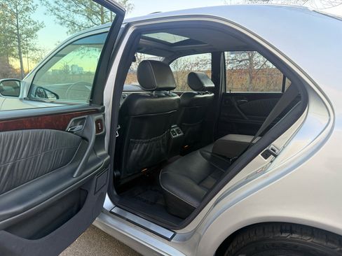 Used 2000 Mercedes-Benz E 430 Sedan image 17