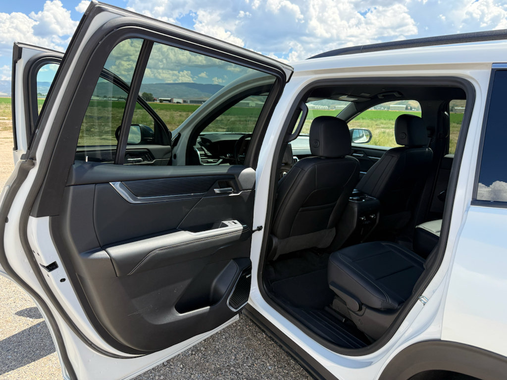 Used 2024 GMC Acadia Elevation AWD/4WD image 25