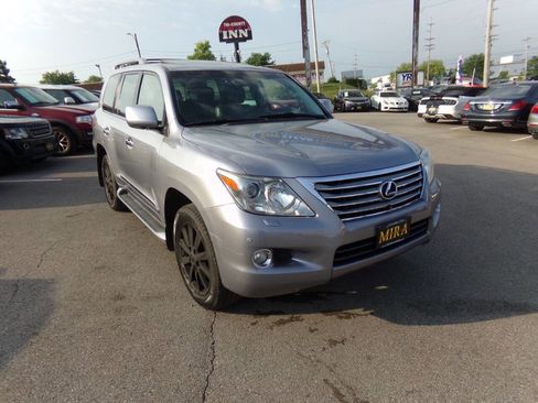 Used 2008 Lexus LX 570 4WD image 2