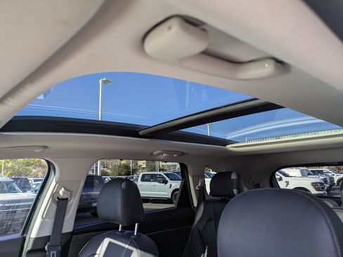 Used 2023 Kia Sorento SX Prestige image 16