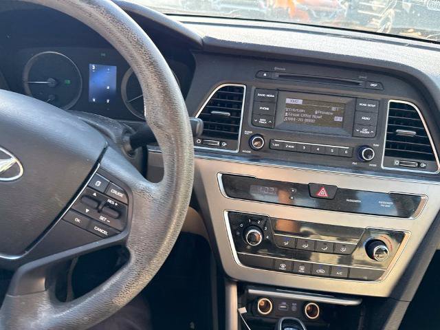 Used 2017 Hyundai Sonata SE FWD image 8