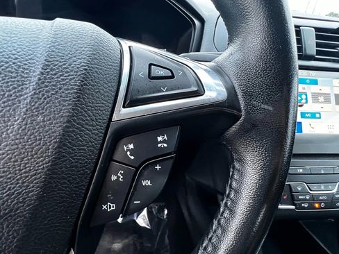 Used 2018 Ford Fusion SE w/ Equipment Group 201A image 35