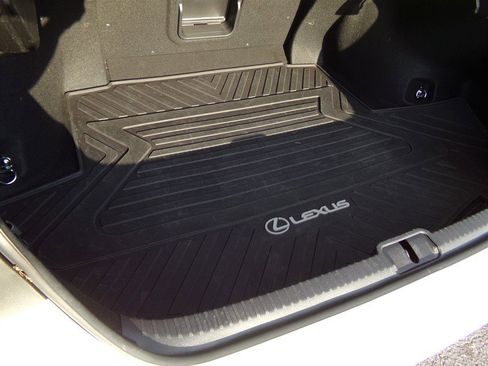 Used 2020 Lexus ES 300h w/ Premium Package image 34