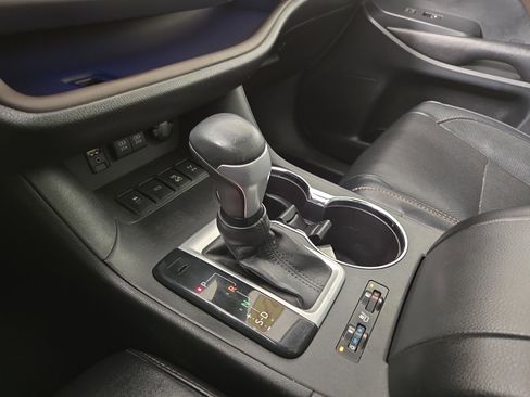 Used 2017 Toyota Highlander Limited Platinum image 26