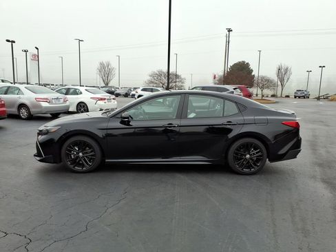 Used 2025 Toyota Camry SE w/ Multimedia Upgrade Package image 6