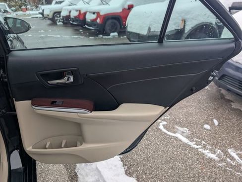 Used 2014 Toyota Camry XLE w/ Leather Package image 20