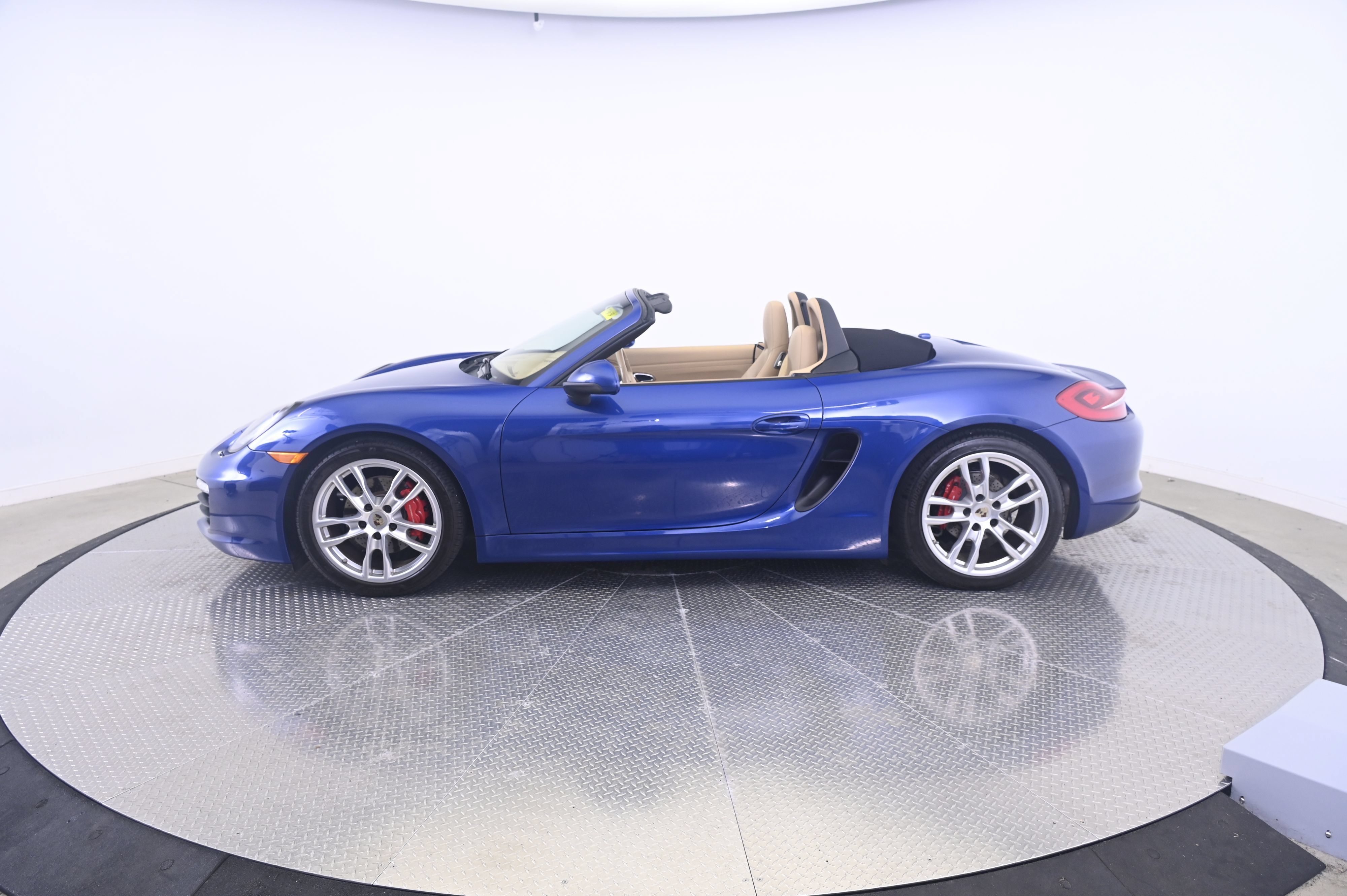 Used 2013 Porsche Boxster S RWD image 2
