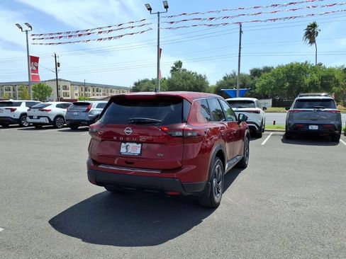 Used 2024 Nissan Rogue SV FWD image 5