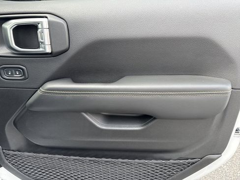 Used 2024 Jeep Wrangler Sahara w/ Technology Group image 15