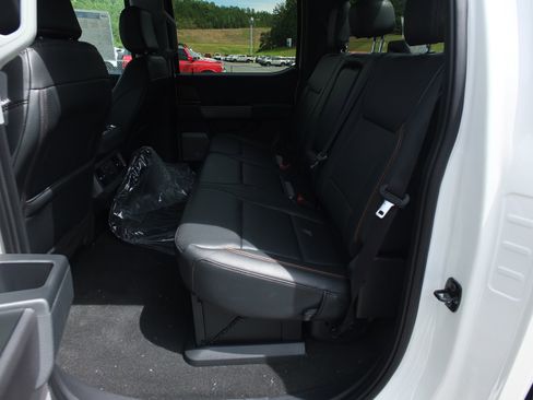 New 2025 Ford F250 Lariat w/ Chrome Package image 12