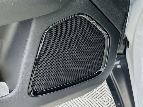 New 2026 Jeep Compass Limited image 24