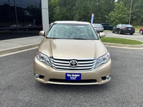 Used 2011 Toyota Avalon FWD image 2