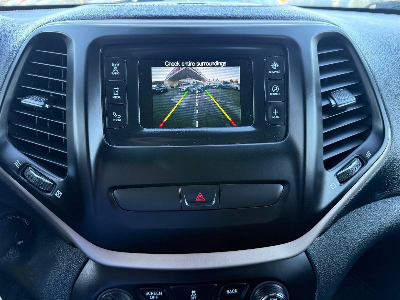Used 2016 Jeep Cherokee Sport w/ Cold Weather Group AWD/4WD image 16