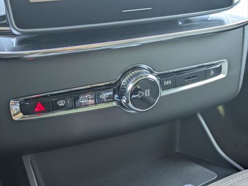 New 2026 Volvo XC90 B6 Plus w/ Protection Package Premier image 10