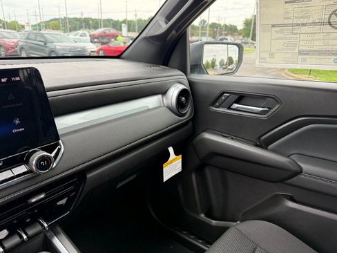 New 2026 Chevrolet Colorado LT RWD image 18