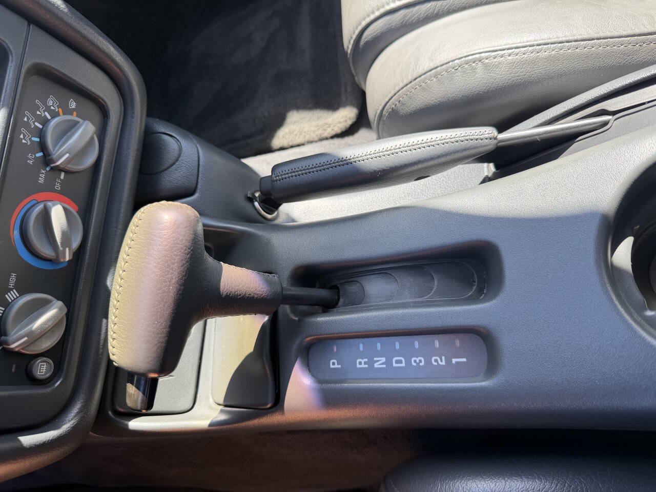 Used 1998 Pontiac Firebird Formula RWD image 29