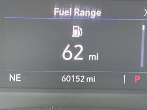 Used 2023 Cadillac XT4 Luxury w/ Cold Weather Package FWD image 36