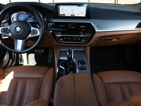 Used 2019 BMW M550i xDrive image 2