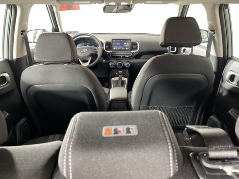 Used 2026 Hyundai Venue SEL image 15