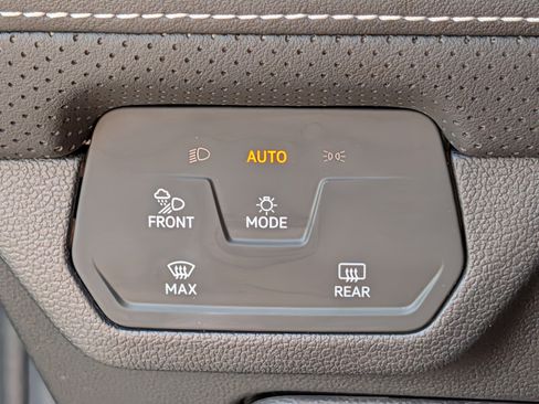 Certified 2025 Volkswagen Atlas SEL Premium R-Line AWD/4WD image 27