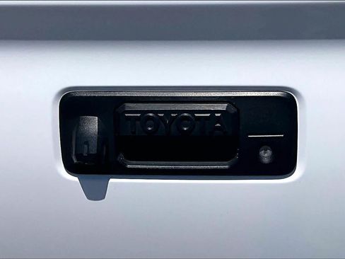 Certified 2019 Toyota Tacoma TRD Off-Road AWD/4WD image 30