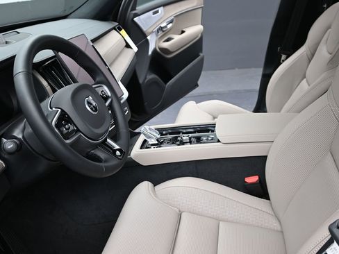 New 2026 Volvo XC90 T8 Ultra w/ Lounge Package AWD/4WD image 10