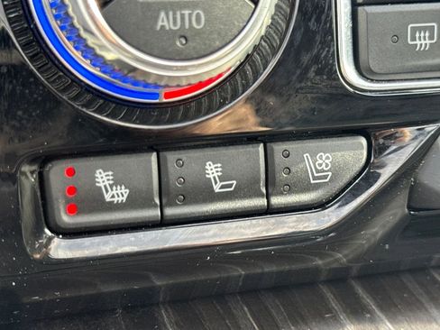 Used 2021 GMC Yukon XL Denali w/ Denali Premium Package image 49