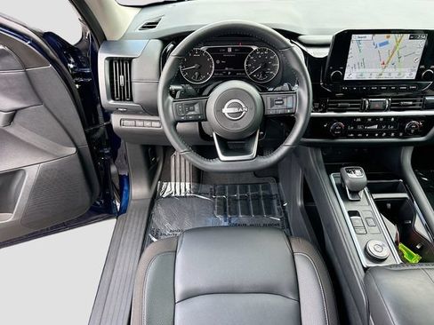 Certified 2025 Nissan Pathfinder SL AWD/4WD image 19