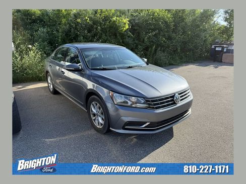 Used 2017 Volkswagen Passat 1.8T S FWD image 1