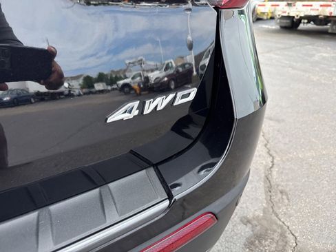 Used 2023 Ford Explorer XLT w/ Equipment Group 202A AWD/4WD image 40