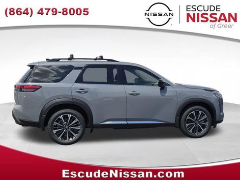 New 2026 Nissan Pathfinder Platinum AWD/4WD image 2