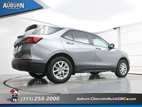 Used 2023 Chevrolet Equinox LS AWD/4WD image 24