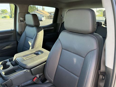 Used 2025 GMC Sierra 1500 SLT image 27