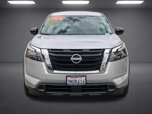 Used 2024 Nissan Pathfinder S FWD image 9