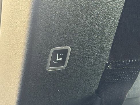 New 2026 Chrysler Pacifica Select image 36