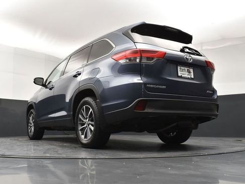 Used 2019 Toyota Highlander XLE image 22