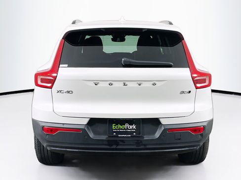 Used 2023 Volvo XC40 B5 Plus w/ Climate Package image 7