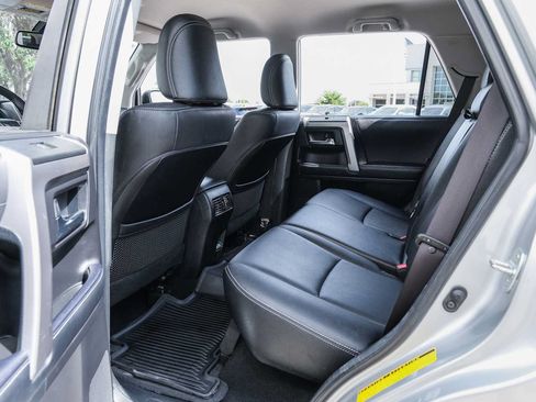 Used 2022 Toyota 4Runner TRD Sport AWD/4WD image 31
