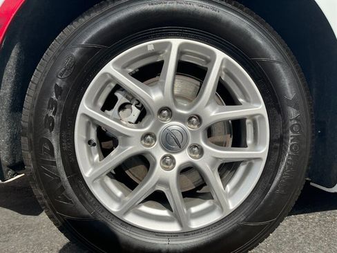 Used 2024 Chrysler Pacifica Touring-L FWD image 37