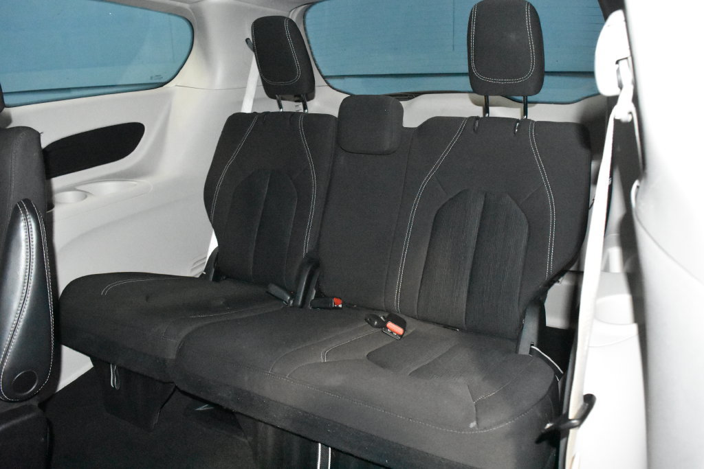 Used 2023 Chrysler Voyager LX FWD image 19