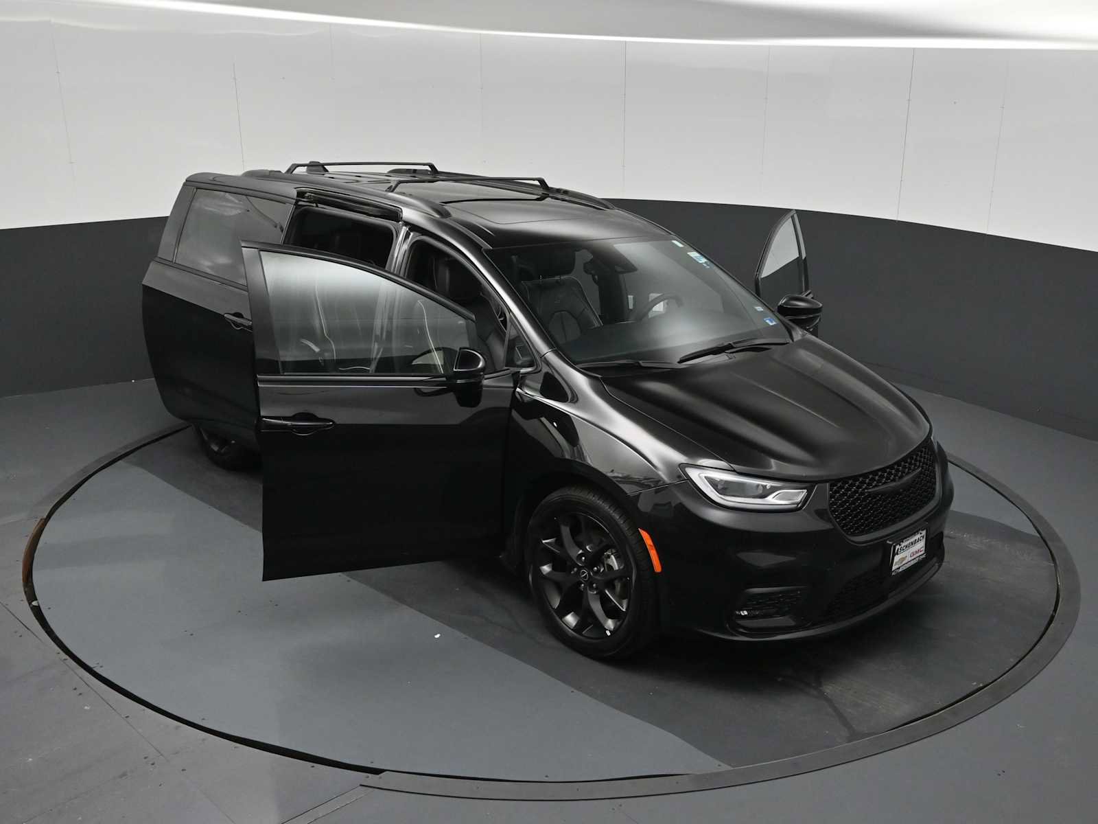 Used 2025 Chrysler Pacifica Limited FWD image 26