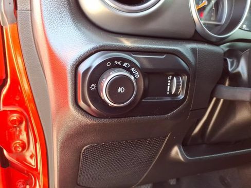 Used 2023 Jeep Wrangler Unlimited Sahara w/ LED Lighting Group AWD/4WD image 29