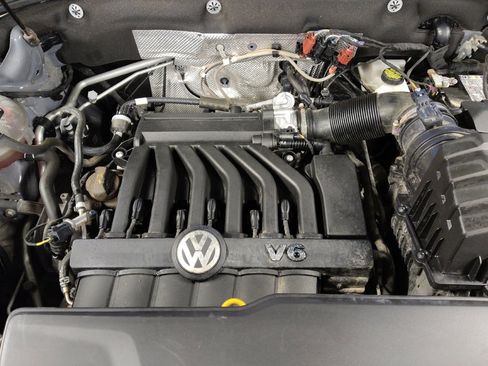 Used 2021 Volkswagen Atlas Cross Sport SEL Premium w/ Cross Sport MDO Package image 30