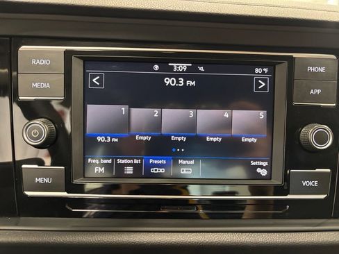 Used 2023 Volkswagen Jetta SE FWD image 13