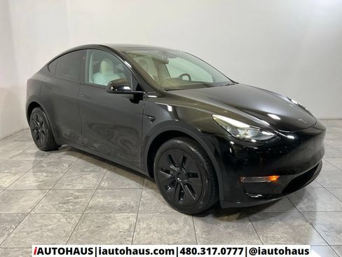 Used 2024 Tesla Model Y Long Range AWD/4WD image 7