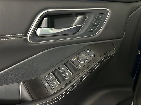 Used 2024 Nissan Rogue Platinum w/ Platinum Premium Package image 19