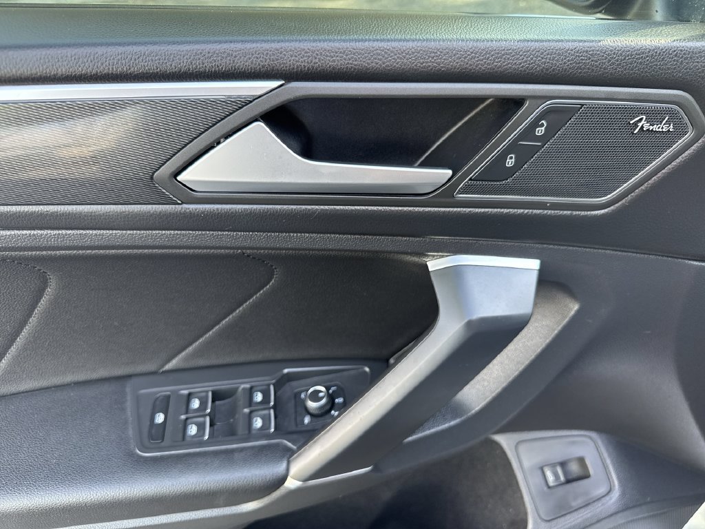 Used 2020 Volkswagen Tiguan SEL Premium R-Line AWD/4WD image 16