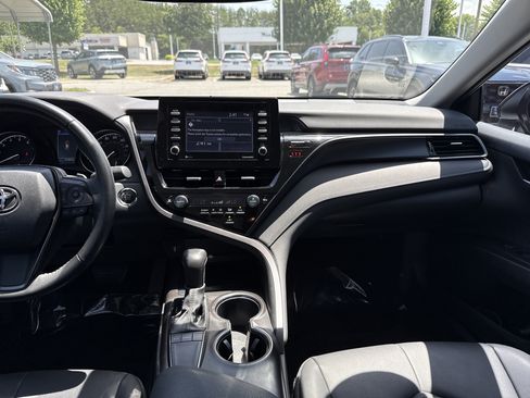 Used 2024 Toyota Camry SE w/ Convenience Package FWD image 29