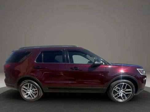 Used 2019 Ford Explorer Sport AWD/4WD image 4