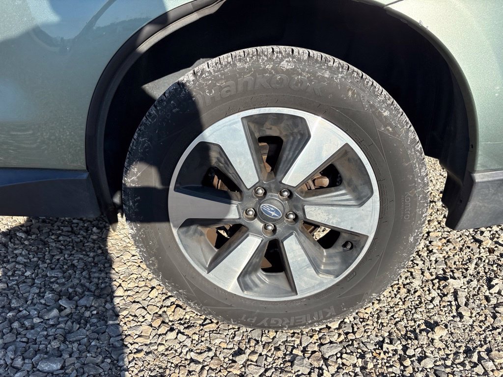 Used 2017 Subaru Forester 2.5i Limited AWD/4WD image 8